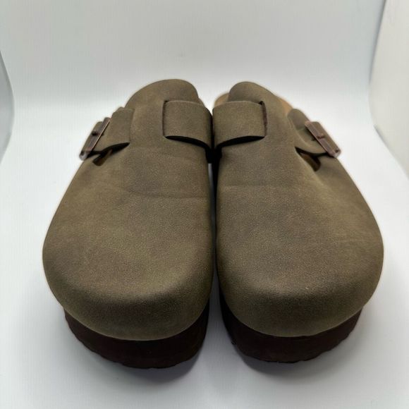 CUSHIONAIRE Women's Cork Footbed Platform Clog 6 OLIVE - Picture 2 of 7